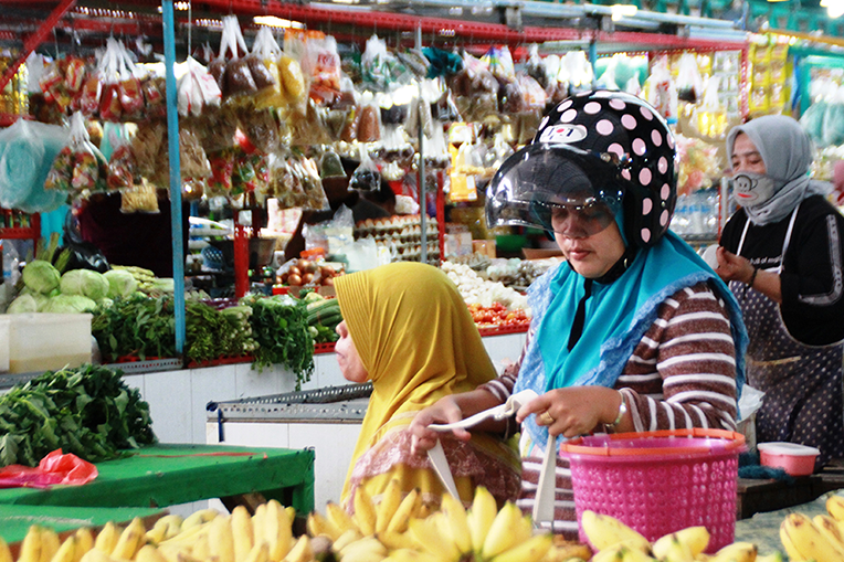 Stay at Home, Tujuh Pasar Tradisional Situbondo Siap Layani Pembeli Secara Online