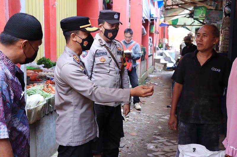 Sidak di Pasar Tradisional, Kapolres Jember Sebut Migor Curah Dijual Melebihi
