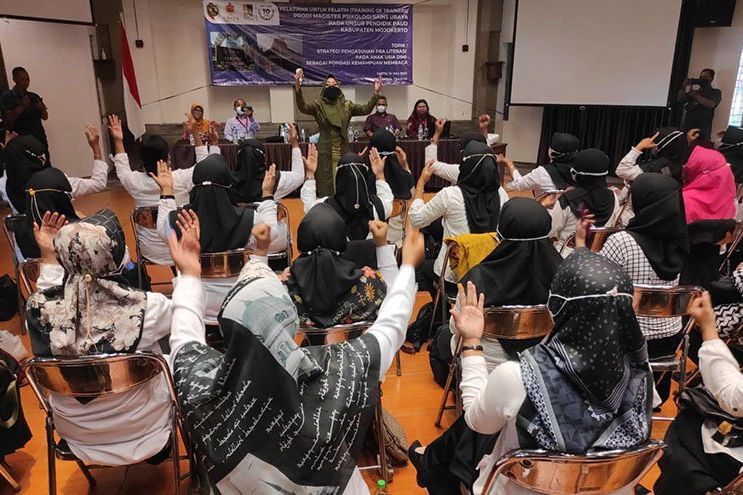 TOT Targetkan Sukses Bentuk Pengasuh Pra Literasi Anak Usia Dini, Bupati Ikfina: Tolong Fokus