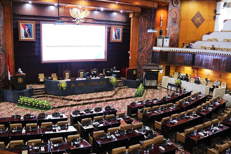 Beri Perlindungan Pekerja Migran, Raperda PMI Disahkan