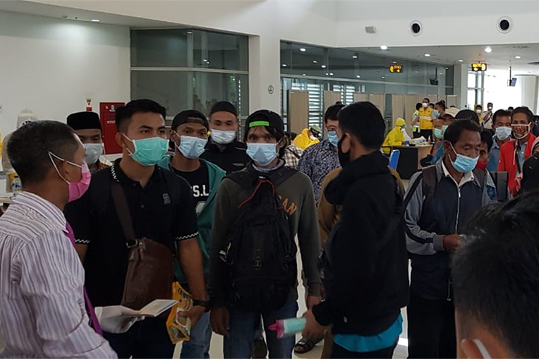 Dampak Covid-19, Nasib 1633 Pekerja Migran Asal Jatim Tidak Menentu