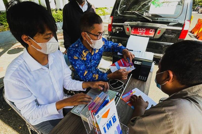 DPRKPP Siapkan Jemput Bola Mobil Keliling Pelayanan Perizinan SKRK-IMB di Taman Bungkul