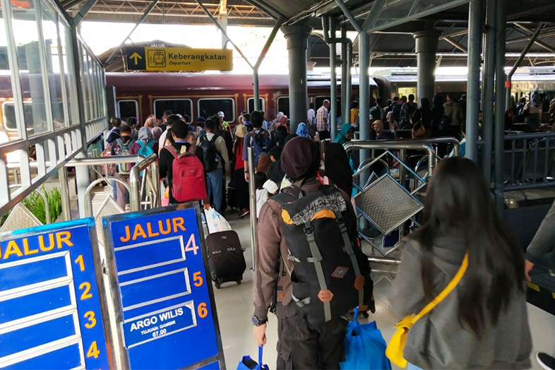 Cegah Penyebaran Covid-19, Seluruh KA Tujuan Jakarta dan Bandung Dibatalkan