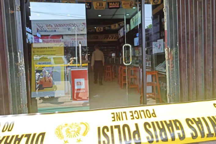 Toko HP di Madiun Dibobol Maling, Pelaku Terekam CCTV