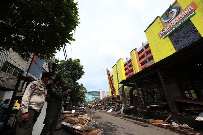 Estetika dan Normalisasi Kawasan Pasar Turi