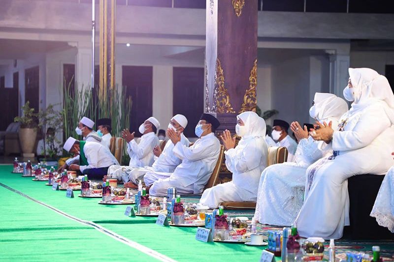 Berselawat dan Doa Bersama di Hari Jadi ke 76 Jatim, Ini Pesan Gubernur Khofifah