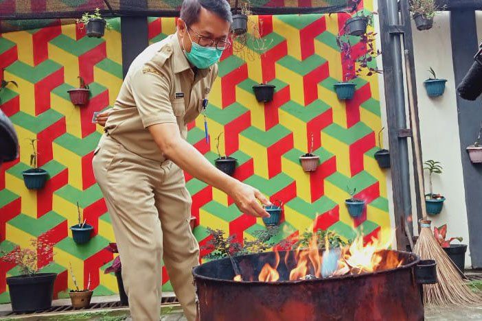 Hindari Penyalahgunaan, KTP Rusak Dimusnahkan Dispendukcapil Kota Madiun