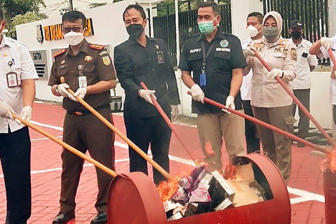 Pemda Gresik Bersama Bea Cukai Aktif Berantas Rokok Ilegal