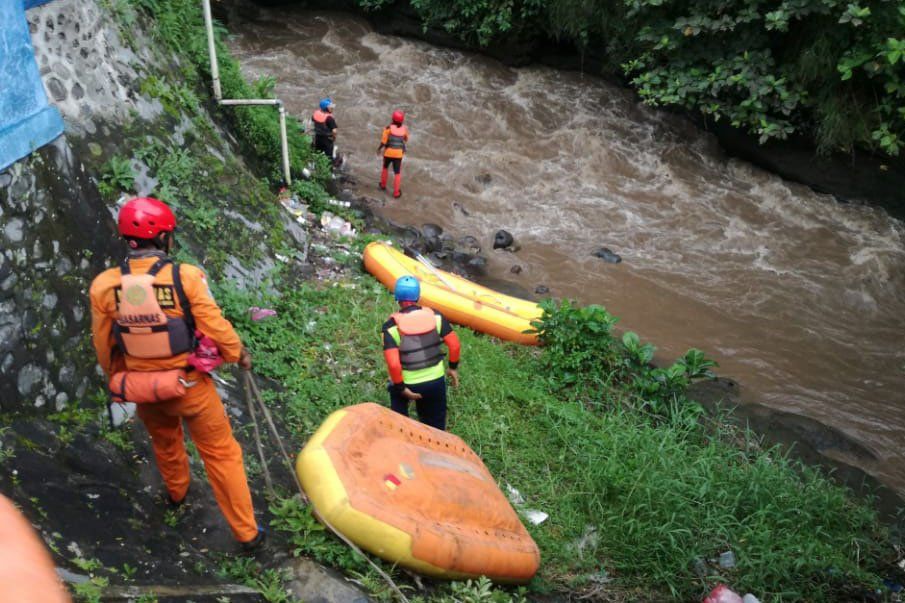 Diduga Kepergok Selingkuhi Istri Orang, Pria di Jember Lompat ke Sungai