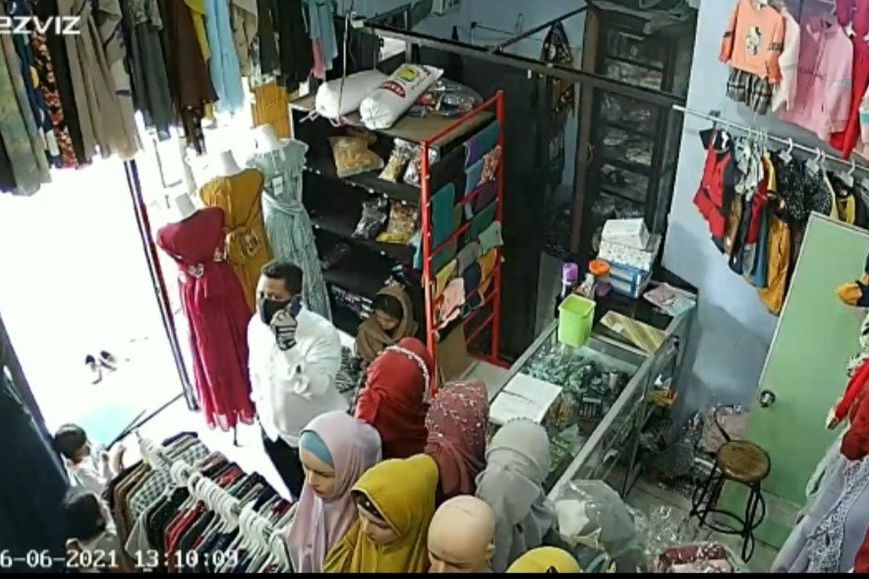 Awas! Pencurian Bermodus Hipnotis Terjadi di Sebuah Butik di Probolinggo
