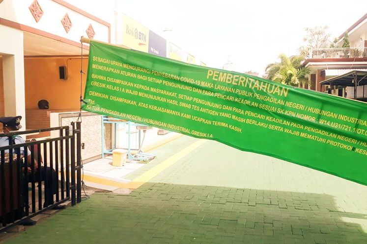 PPKM Darurat, Pengadilan Negeri Gresik Haruskan Pengunjung Tunjukkan Hasil Swab Negatif Covid-19
