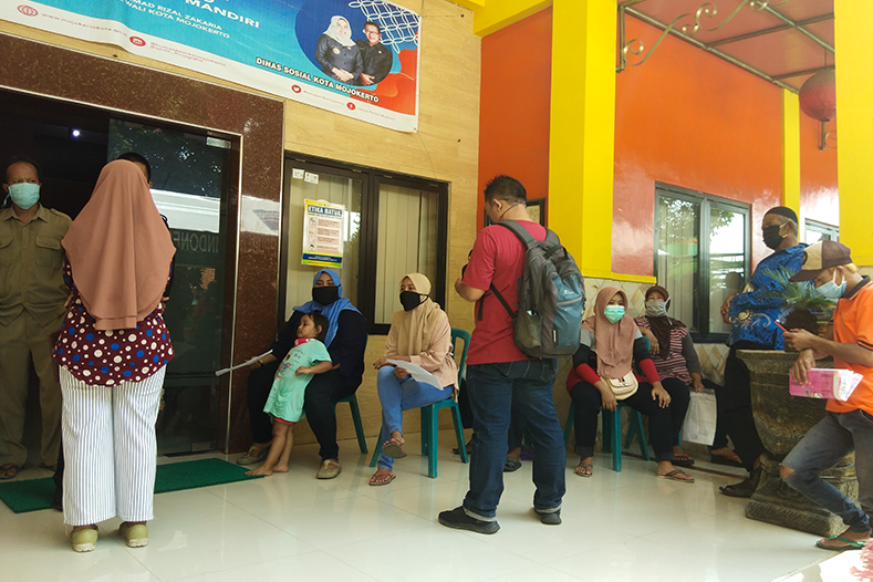 Warga Mojokerto Kembalikan BLT, Dinsos Stop Penyaluran Bermasalah