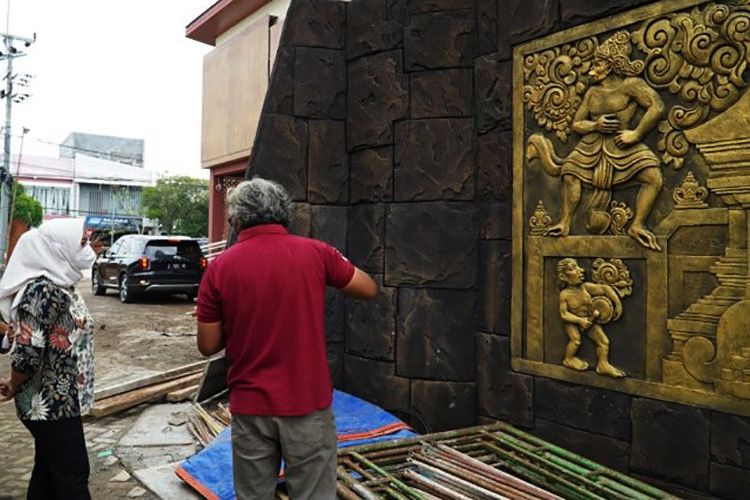 Ning Ita Hiasi Pemandian Sekarsari dengan Ornamen Majapahit