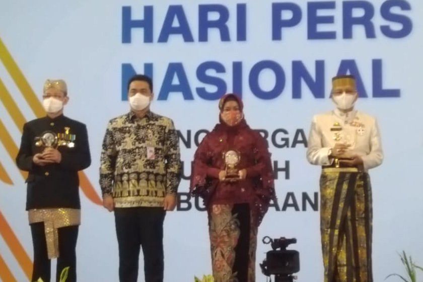 Puncak Peringatan HPN, Wali Kota Mojokerto Terima Anugerah Kebudayaan PWI Pusat 2021 