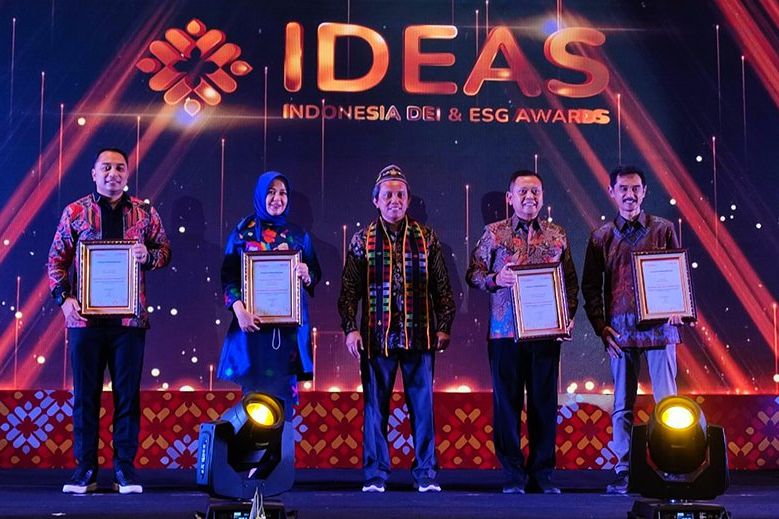 Jabat 1,5 Tahun, Wali Kota Eri Cahyadi Dua Kali Raih Penghargaan Pemimpin Terpopuler di Media
