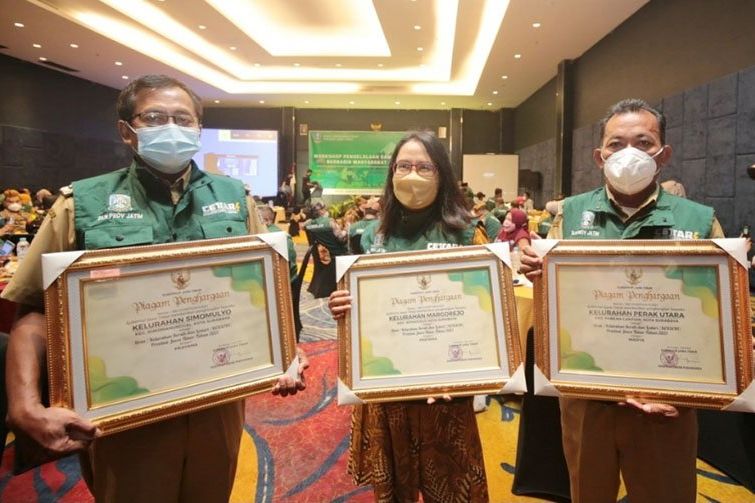 Menjadi Tempat Berseri, Tiga Kelurahan di Surabaya Dapat Penghargaan dari Pemprov Jatim