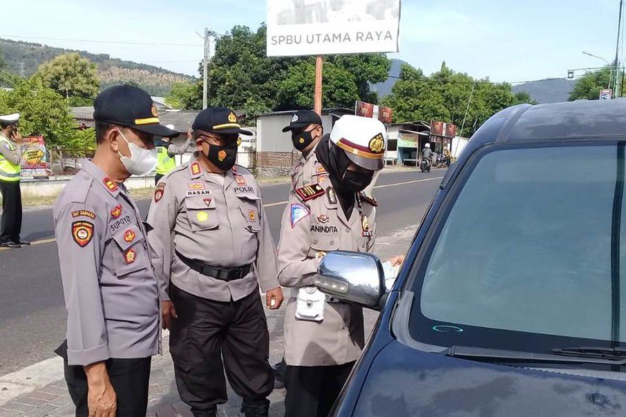 Terjaring Penyekatan di Perbatasan Situbondo-Probolinggo Empat Pemudik Diminta Putar Balik