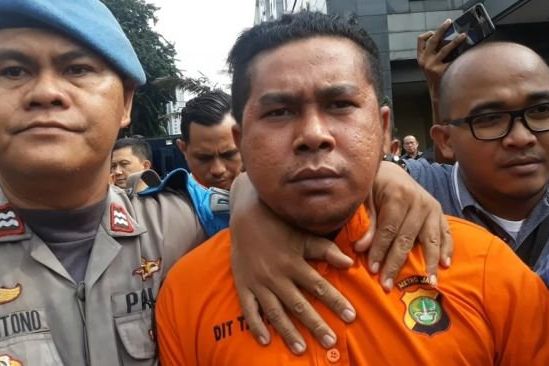 Tersangka: Novel Pengkhianat