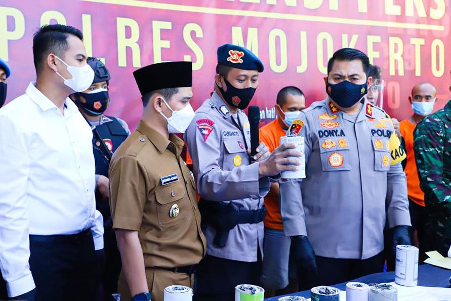 3 <em>Home Industry </em>Petasan di Mojokerto Digerebek