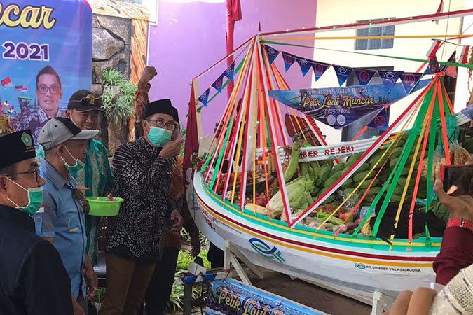 Petik Laut Muncar Digelar saat PPKM, 2 Kapal Larung Sesaji 