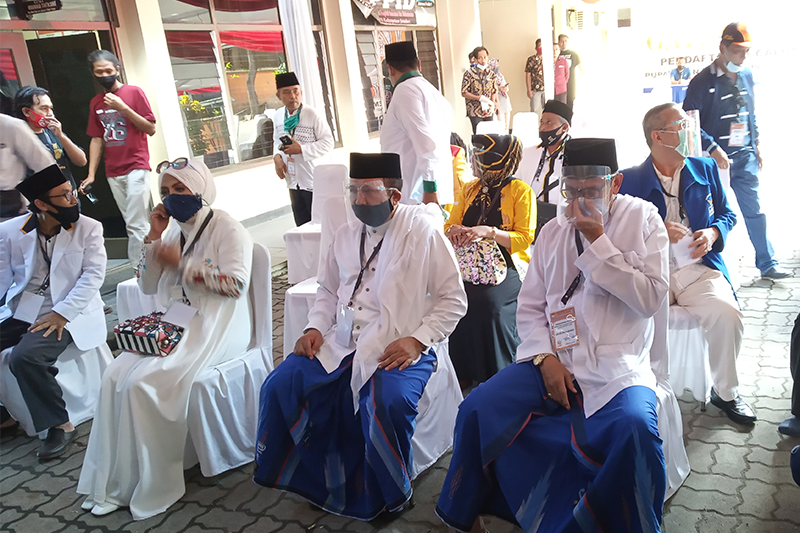 Diantar 6 Partai, Pasangan Hendy-Firjaun Jadi Pendaftar Pertama Pilkada Jember