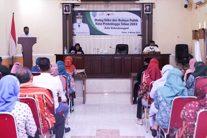 Hadapi Pemilu 2024, RT/RW dan Kader PKK di Kota Probolinggo Dibekali Pendidikan Politik