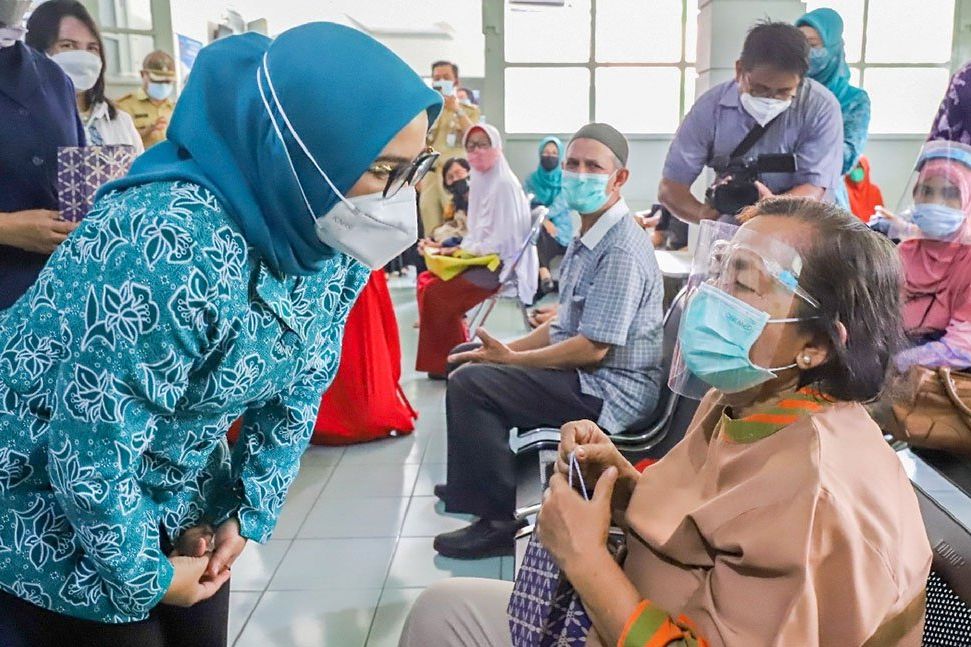 Pantau Vaksinasi Lansia, Ketua Tim Penggerak PKK Keliling Puskesmas