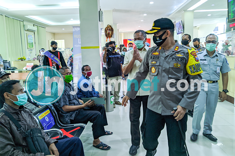 Ruang Isolasi dan Petugas Berpakaian Warok Disiagakan Polres Ponorogo di Samsat Tangguh