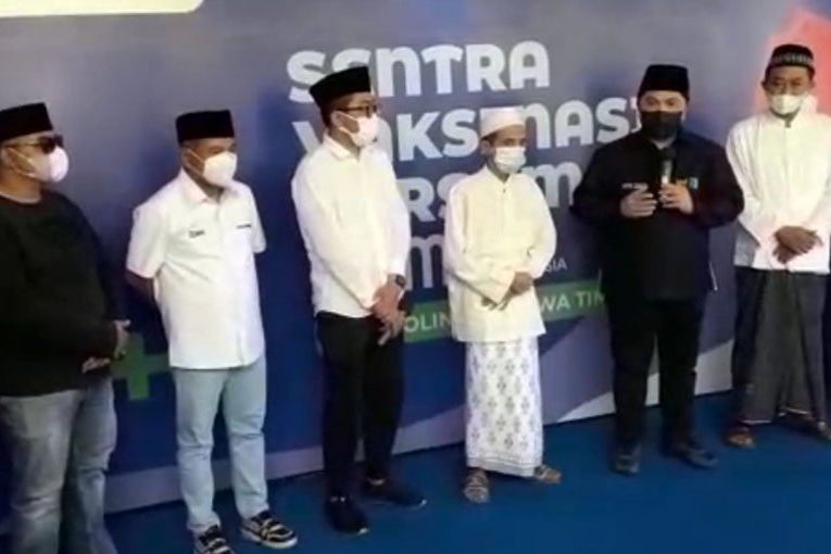 Bersama Faisol Riza, Erick Thohir Tinjau Vaksinasi Santri di Ponpes Nurul Jadid