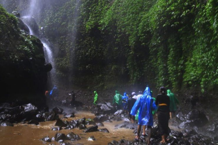 Jelang Kasada, Umat Hindu Suku Tengger Probolinggo Ritual Mendak Tirta
