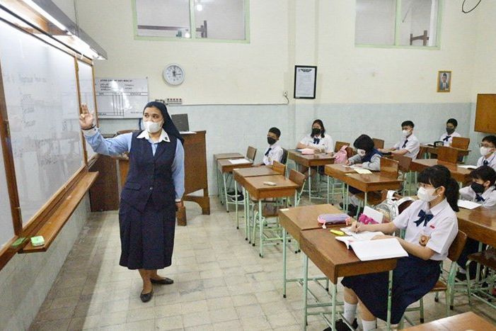 PTM 100 Persen di Surabaya Tunggu PPKM Level 1