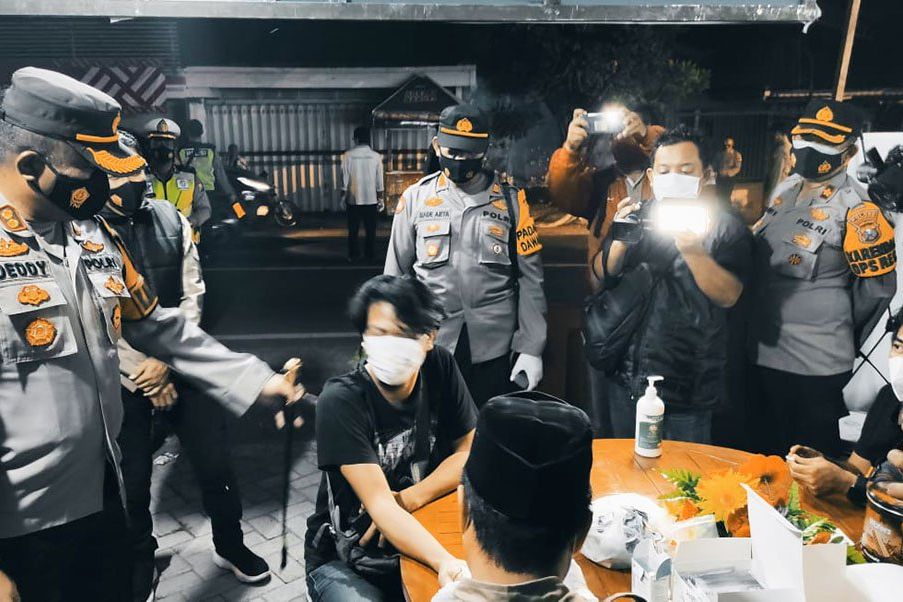 Enam Pengendara Reaktif, Satu Kendaraan Warga Bekasi Putar Balik