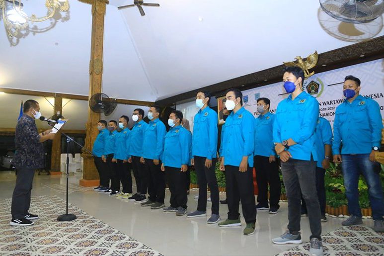 Pengurus Dikukuhkan, PWI Probolinggo Raya Santuni Anak Yatim Piatu
