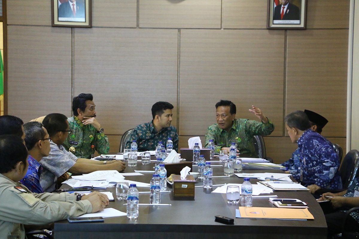 Atasi Banjir Langganan Kali Lamong, Emil dan Bupati Gresik Gelar Rakor