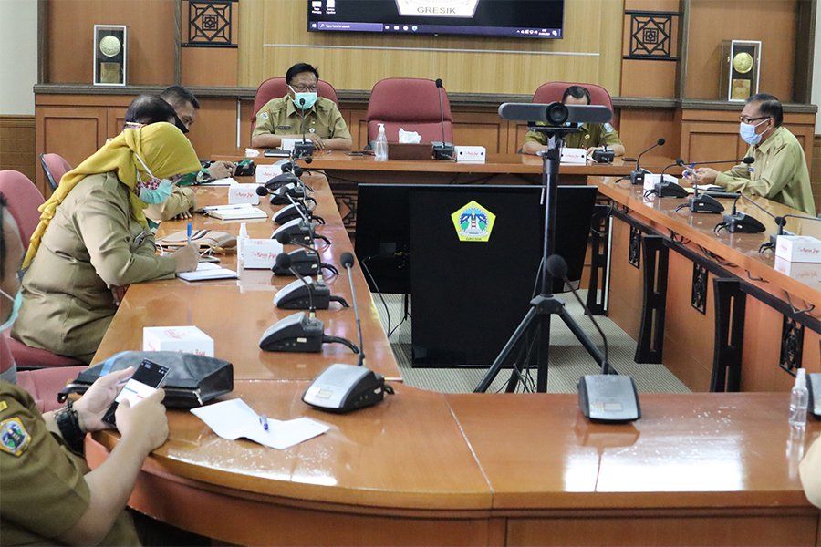 Bisa Jadikan Desa Zona Hijau Covid-19, Bupati Gresik Siapkan Hadiah Sapi