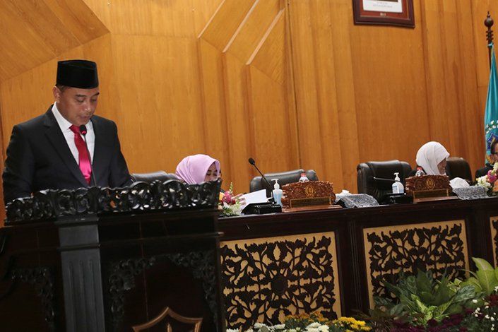 Seluruh Fraksi DPRD Surabaya Setujui Raperda APBD 2023