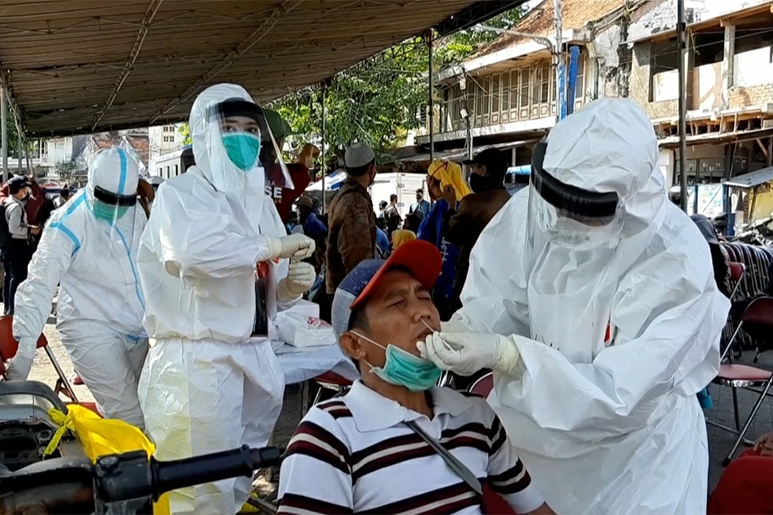 347 Jalani Rapid Test Massal, 47 Pedagang dan Pengunjung di Pasar Ikan Pabean Reaktif