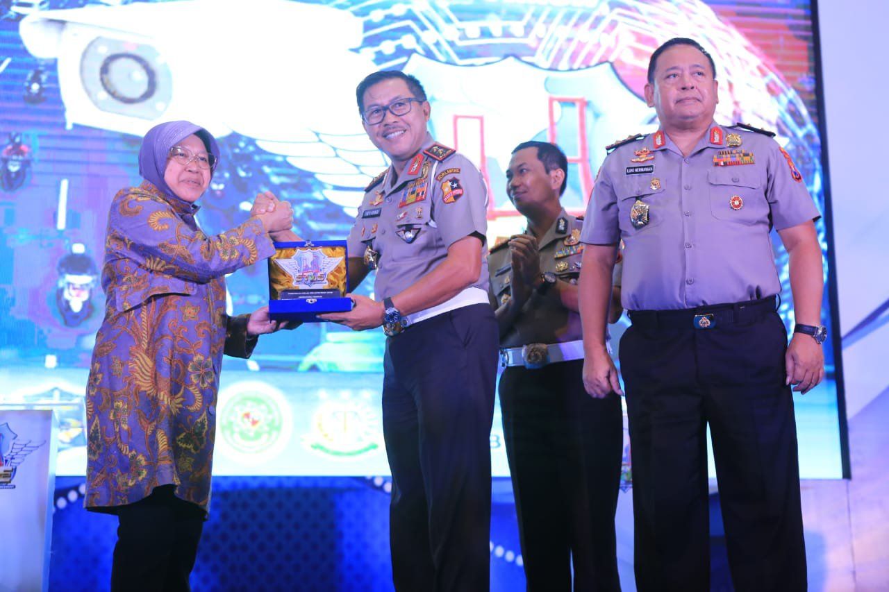 Risma: Pasang CCTV Untuk Pantau Tindak Kejahatan dan E-Tilang