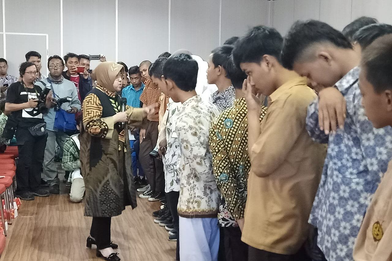 Terjaring Satpol PP, 101 Siswa Kena Marah Risma