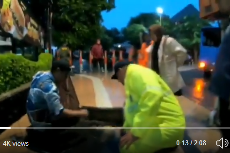 Banjir Surabaya Menjadi Trending, Netizen Membandingkan Dengan DKI Jakarta