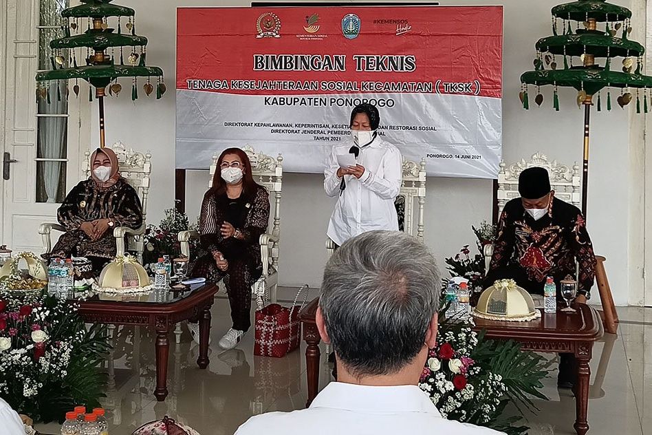 Ke Ponorogo, Risma Minta TKSK untuk Lebih Proaktif