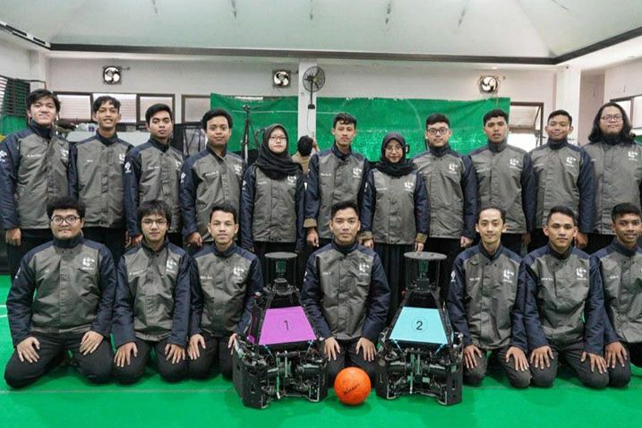 Tim Robot ERSOW Menjadi Perwakilan Indonesia Pertama yang Lolos RoboCup 2022