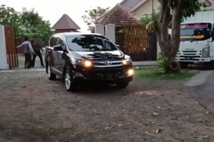 Duduki Jabatan Penting di DPUPR, Rumah Keponakan Bupati Probolinggo Digeledah KPK