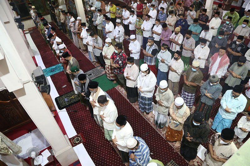 Gelar Safari Ramadan Dengan Salat Tarawih Keliling ke Masjid di 31 Kecamatan se-Surabaya