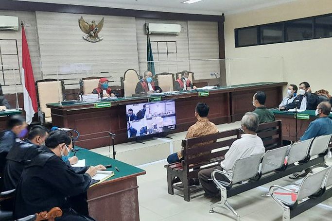 Saksi Tukang Becak Mengenalkan Sosok Bupati Nganjuk nonaktif Dikenal Dermawan di Persidangan