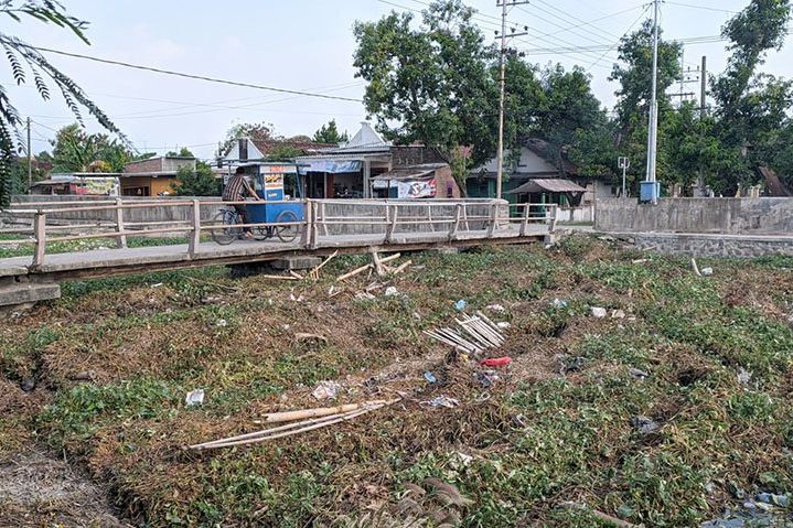 Sampah di Sungai Sadar Menumpuk, Ini Janji Pemda Mojokerto
