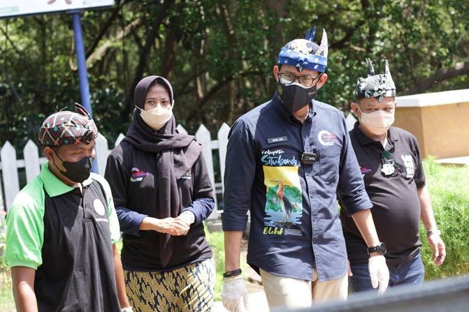 Sandiaga Uno Puji  Wisata Kampung Blekok Situbondo Dilengkapi Scan Barcode PeduliLindungi
