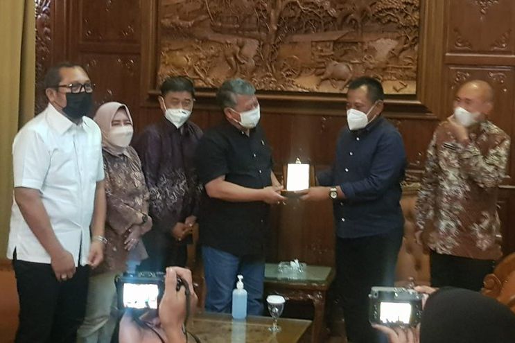 Jaga Kesinambungan, Pj Sekdaprov Kenalkan Pengganti ke DPRD Jatim