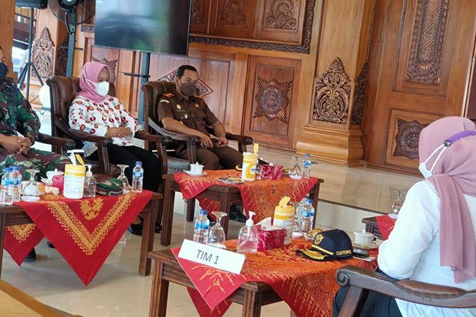 Pemkot Mojokerto Bersama Bea Cukai Tipe Madya Sidoarjo Gelar Sidak Cukai Ilegal