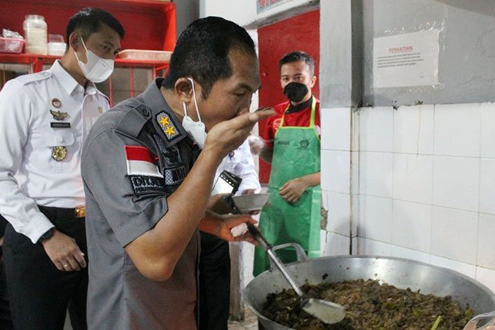 Ditjen Pemasyarakatan Sidak Menu Dapur Rutan Surabaya